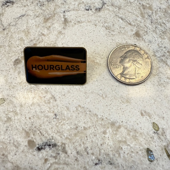 Hourglass‎ push pin - Picture 2 of 3